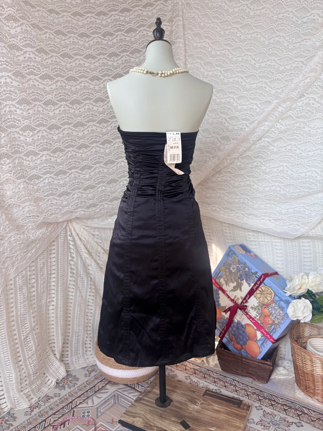 Black Strapless Waist-hugging Fitted A-Line Party & Evening Gown gh7144