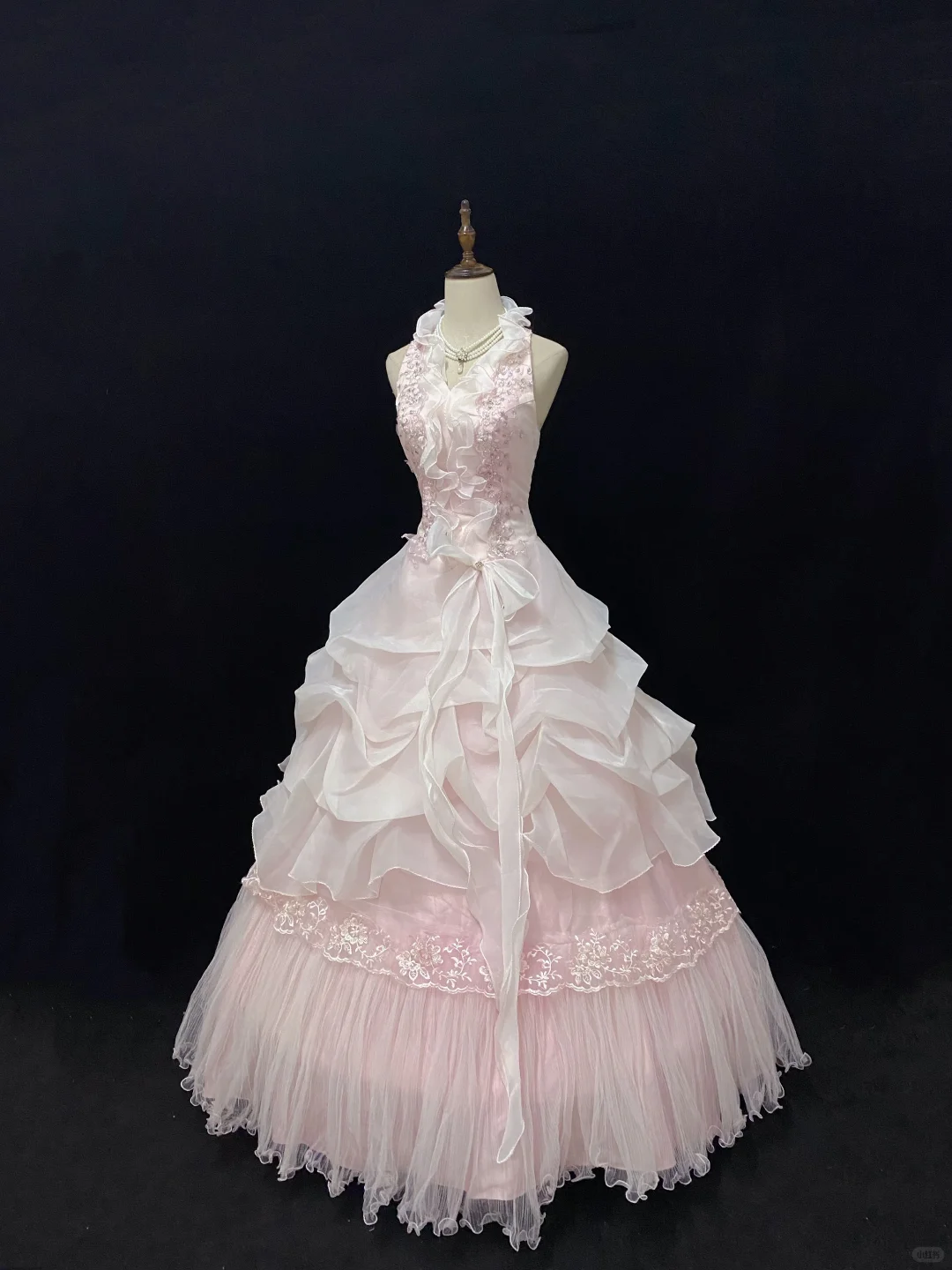 Blush Pink Halter Romantic Bridal Gown, Embroidered, Cinched Waist, Vintage Elegant Voluminous Designer Skirt, Wedding Dress gh8150