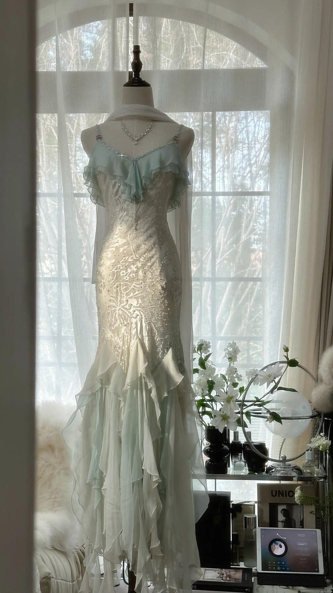 Weiß Mintgrün Romantische Mode Elegante Zarte Perlen Spitze Spaghetti-Trägern Lange Tüll Chiffon Rüschen Ballkleid Abendkleid Partykleid gh4056