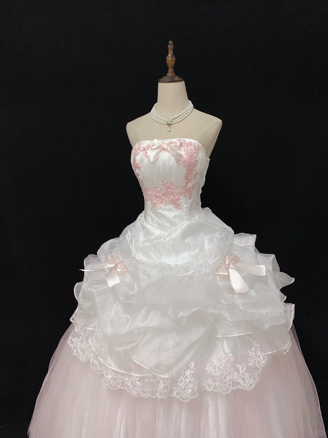 Blush Pink Strapless Vintage Romantic Gown with Cinched Waist & Voluminous Princess Skirt, Wedding Dress gh8108