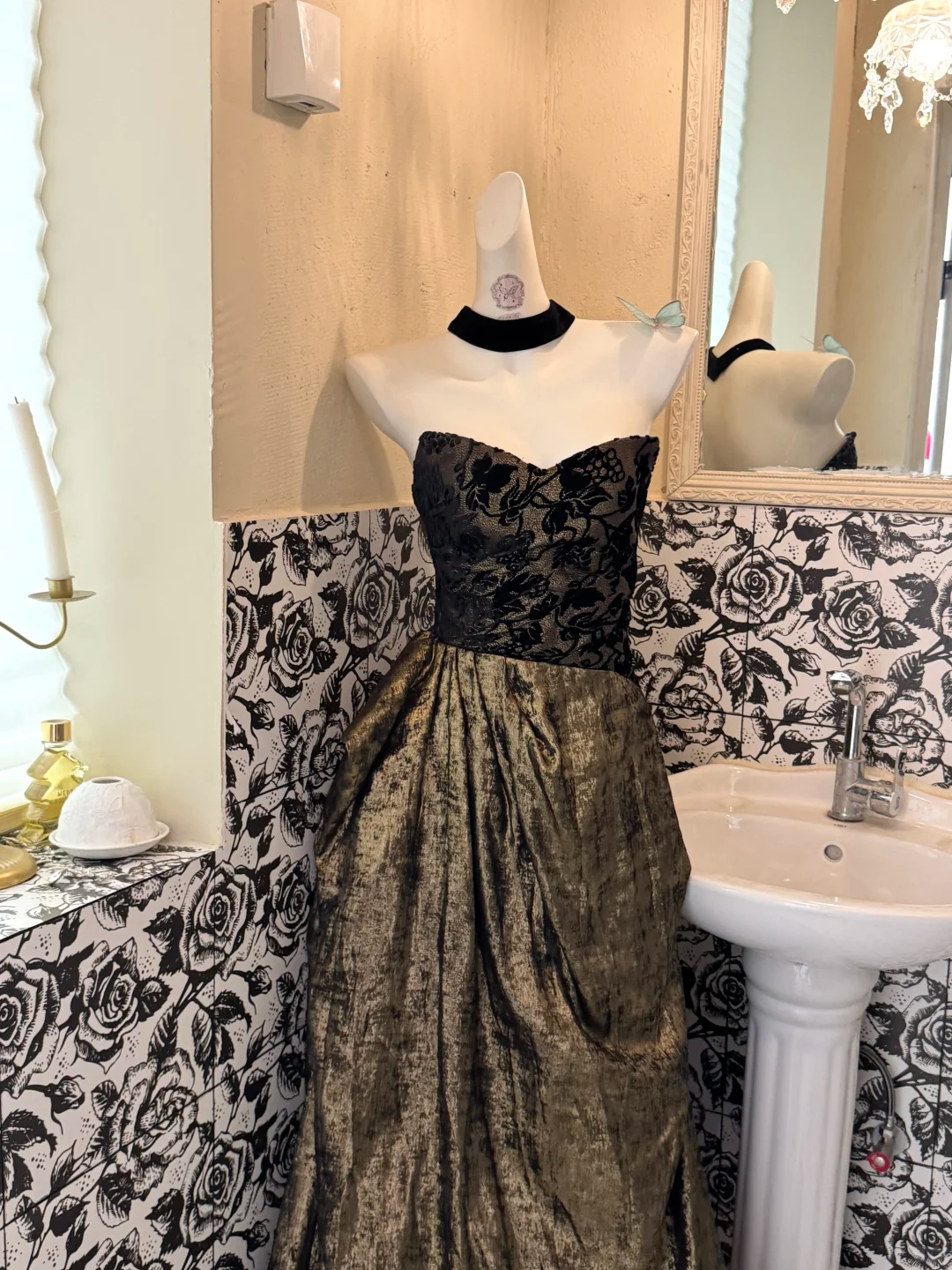 Gilded Gold Strapless Waist-Cinched Luxurious Vintage Romantic Gown gh7554