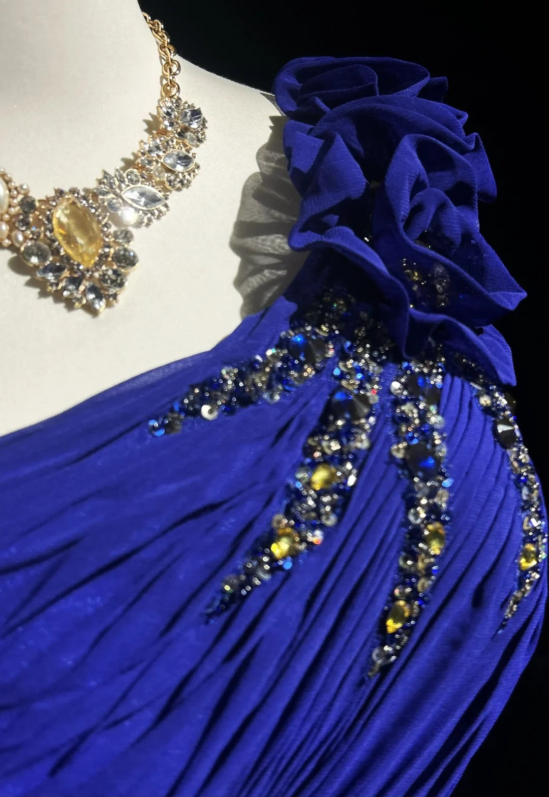 Lila, wunderschön glänzend, elegant, modisch, exquisite Perlen, florales Design, langer Tüll, bodenlang, Meerjungfrau-Ballkleid, Abendkleid, Ballkleid, Partykleid, gh3857