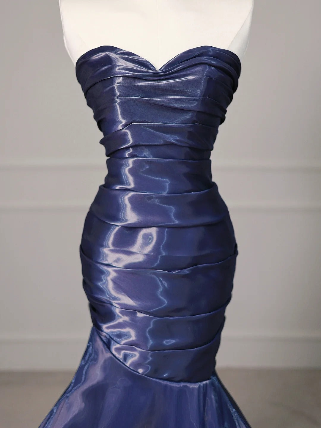 Blaues elegantes langes Meerjungfrauen-Ballkleid aus Satin im bodenlangen Stil, gh4200
