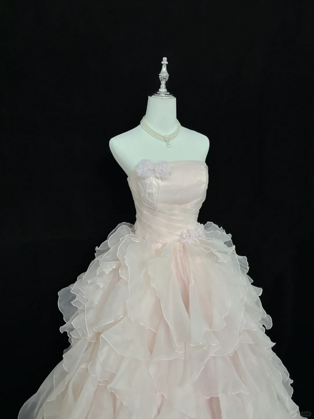 Blush Pink Strapless with Floral Details, Cinched Waist, Voluminous Wavy Skirt Long Romantic Dress, Wedding Gown gh8080