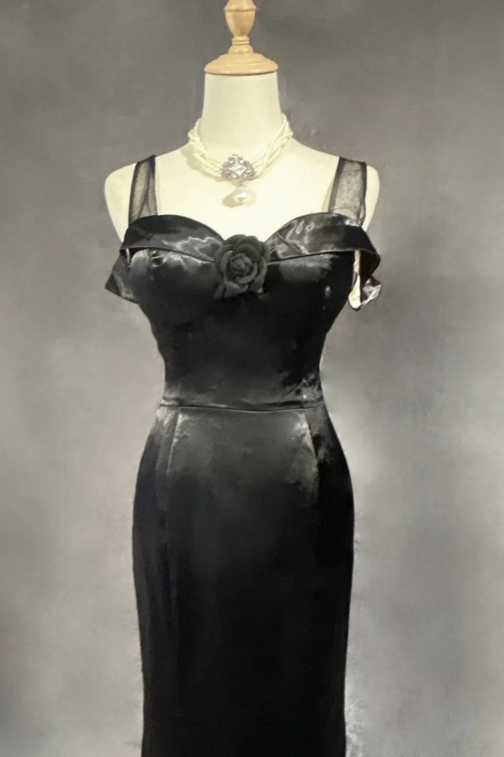girlhomeshops-Schwarzes langes Satin-Spitzenkleid gh6247