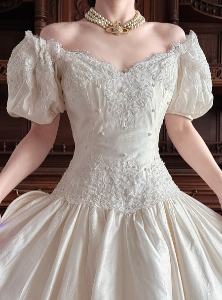 Cream Vintage Satin Ball Gown, Sweetheart Off‑The‑Shoulder Puff Short Sleeves, Lace Appliqué Beaded Bodice, Lace Waistband, Voluminous Pleated Skirt, Wedding Prom Dress gh8633