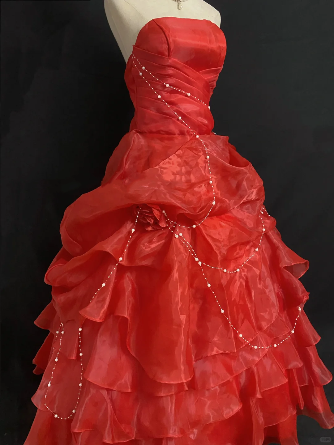 Red Strapless Long Romantic Wedding Dress, Cinched Waist, Voluminous Princess Skirt gh8352
