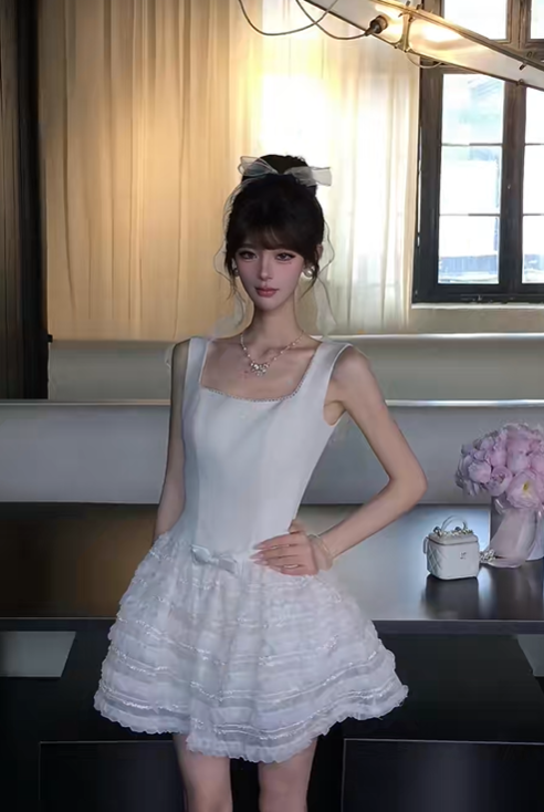 White Square Neck Homecoming Dress Sleeveless Lace Tiered Cake Mini Prom Gown gh9406