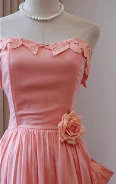 Blush Peach Strapless Vintage Homecoming Dress Petal Lace Neckline A-Line Tea Length Formal Party Gown with Pockets gh9451