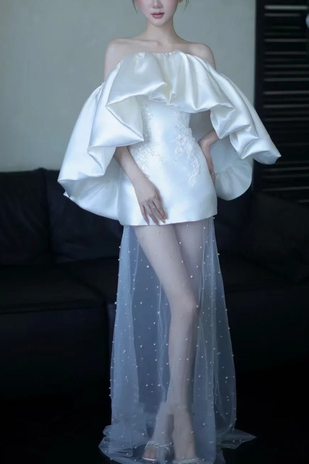 Mühelos schick! Oversized Rüschenkleid aus Satin, perlenbesetztes, transparentes Feenkleid gh7007