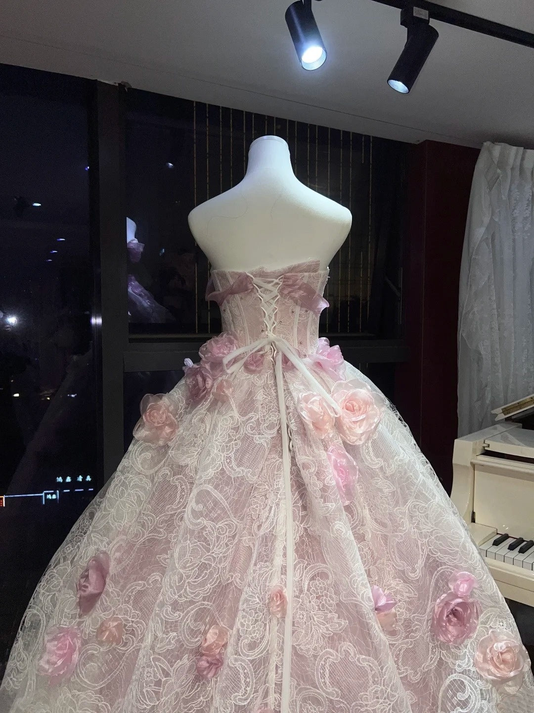 Eine Feenprinzessin! Ein mädchenhaftes Kleid 🌸 Ein rosa geblümtes Feenkleid, das vor mädchenhaftem Charme nur so strotzt gh6731