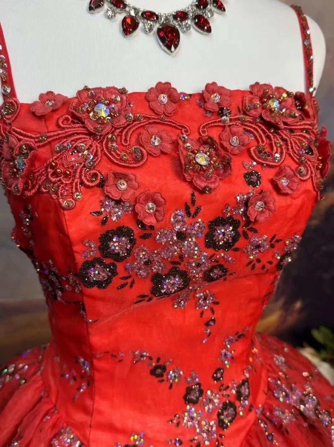 girlhomeshops – Rotes, zart besticktes, langes Tüll-Ballkleid mit Blumenmuster gh6292