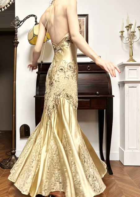 Champagne Gold Vintage Halter Prom Gown, V‑Neck, Floral Lace Embroidery Appliqués, Fitted Waist Mermaid Silhouette, Satin And Lace Mixed Long Skirt, Vintage Evening Prom Dress gh8754