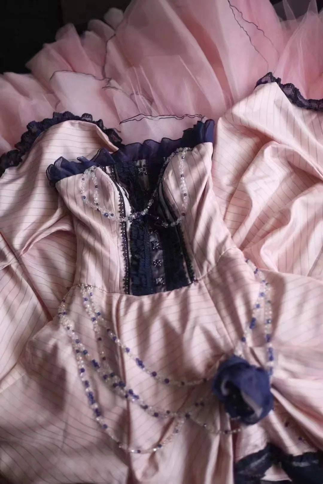 girlhomeshops - Ärmelloses Puffkleid in Rosa und Blau mit kontrastierender Spitze, bodenlanges Abendkleid aus Satin im Retro-Stil, gh5830