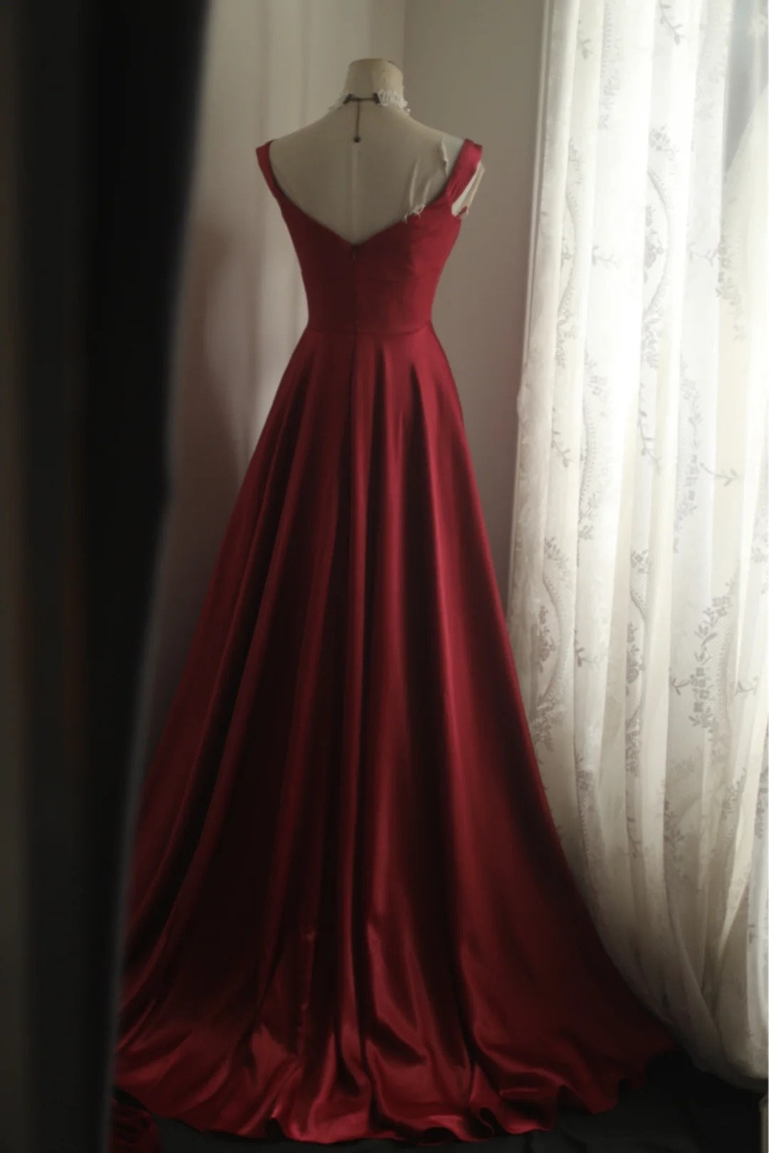 girlhomeshops-Ärmelloses, weinrotes, bodenlanges Satin-Abendkleid in A-Linie, gh5832
