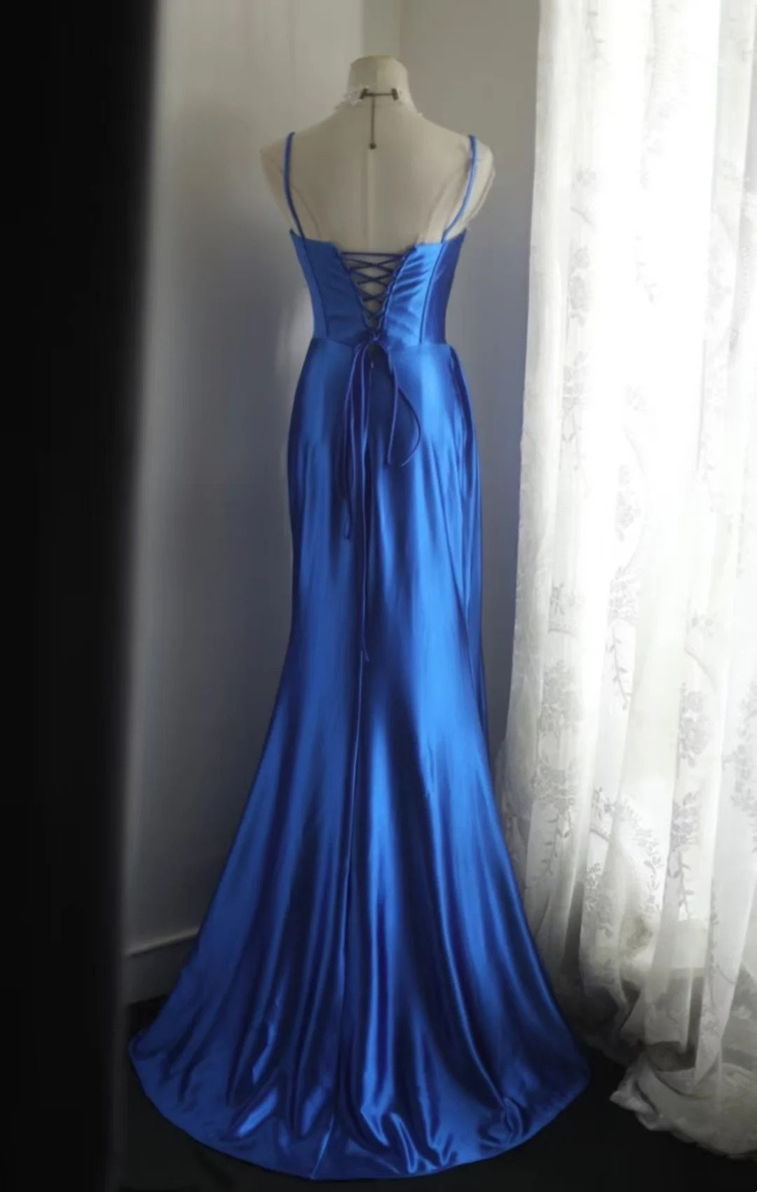 girlhomeshops-Ärmelloses königsblaues Meerjungfrauenkleid aus Satin, elegantes Retro-Abendkleid in schmaler Passform und bodenlang, gh5828