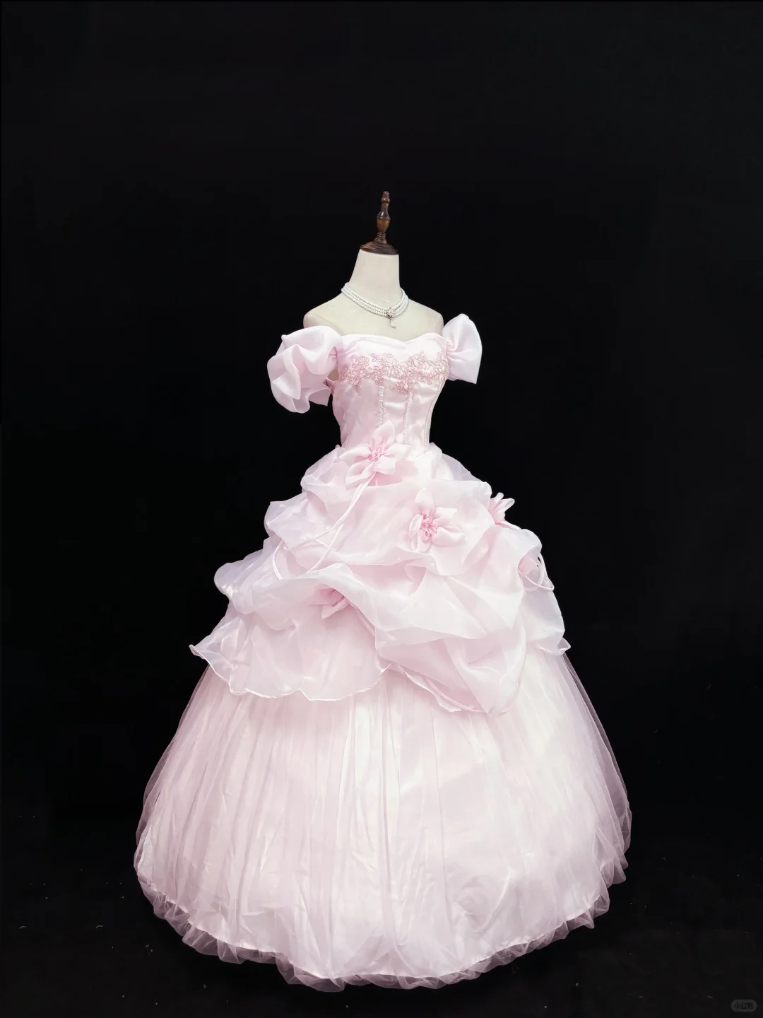 Blush Pink Off-the-Shoulder Romantic Gown, Cinched Waist, Voluminous Princess Skirt, Wedding Dress & Bridal Gown gh8178