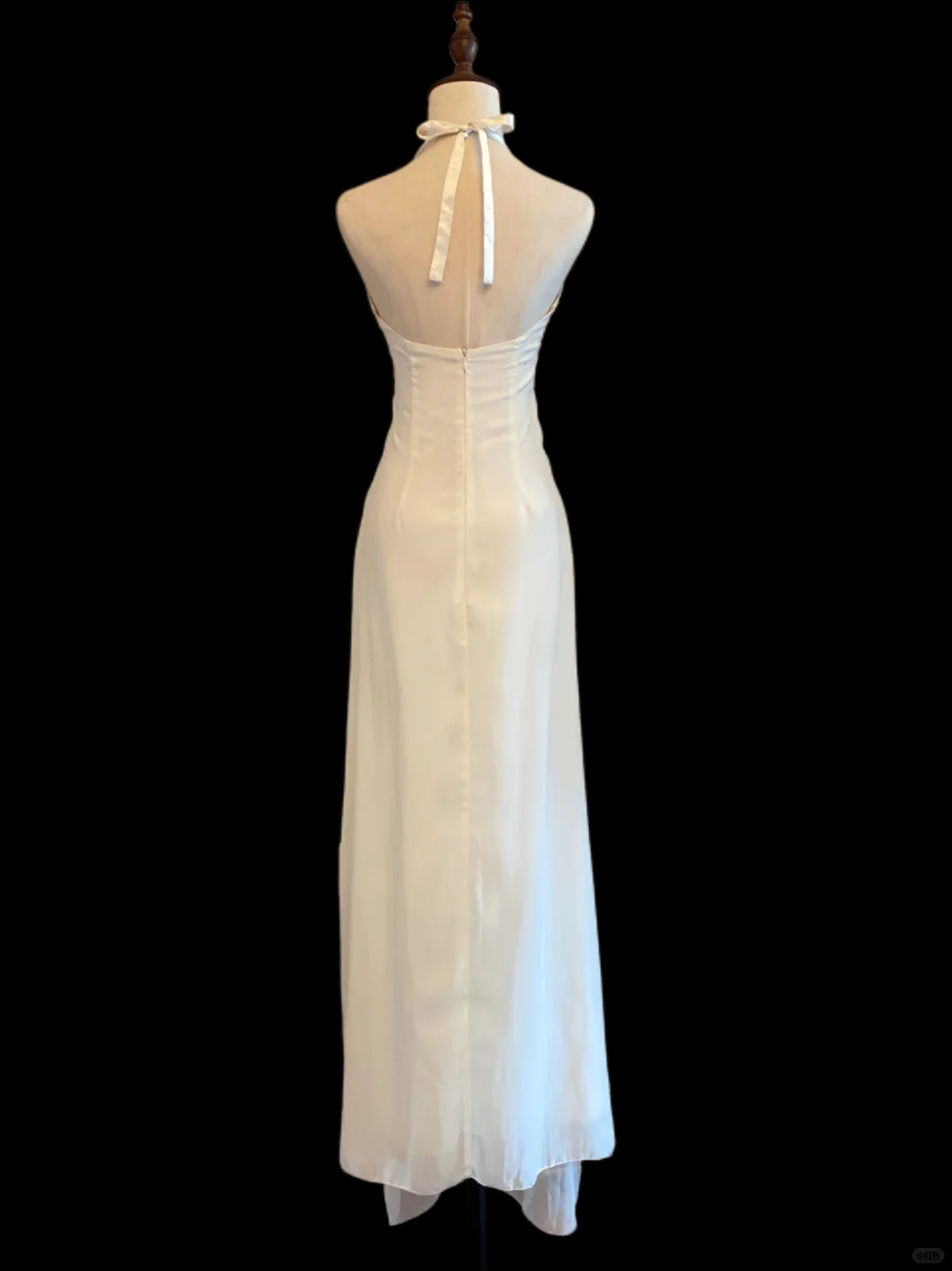 Vintage White Chiffon Halter Evening Gown, Halter V‑Neck, Ruched Twist Front, Cascading Ruffle Trim, Flowy Long Dress, Boho Bridal Prom Gown gh8904