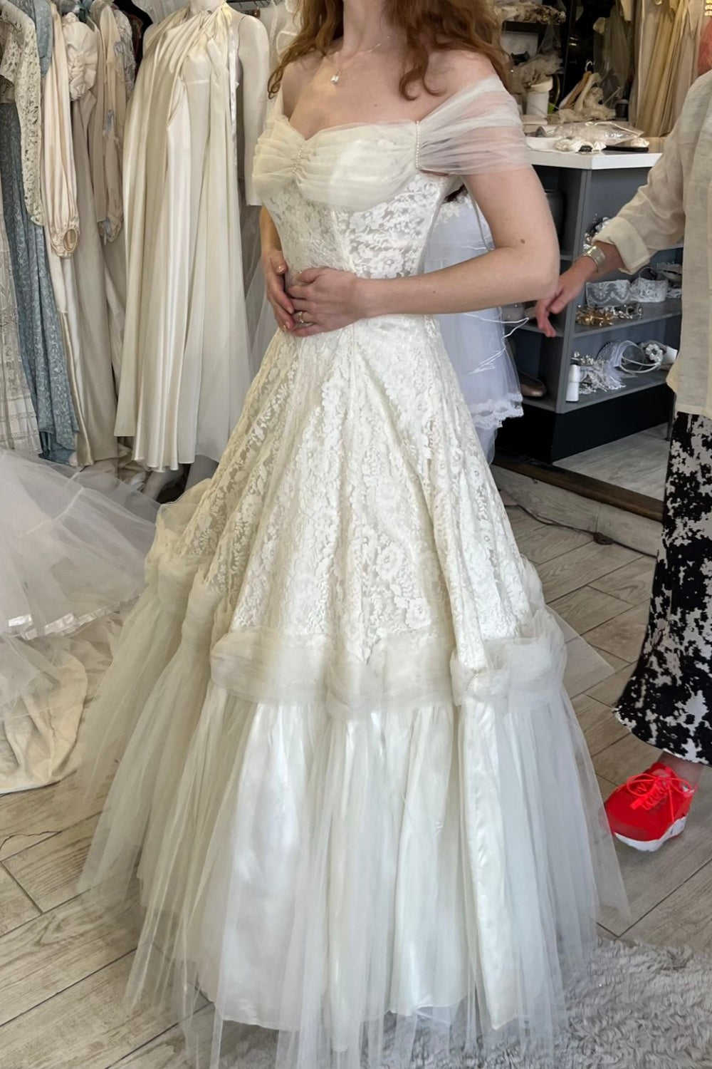 girlhomeshops-Weißes, exquisites, langes Feen-Brautkleid aus Tüllspitze, gh5836