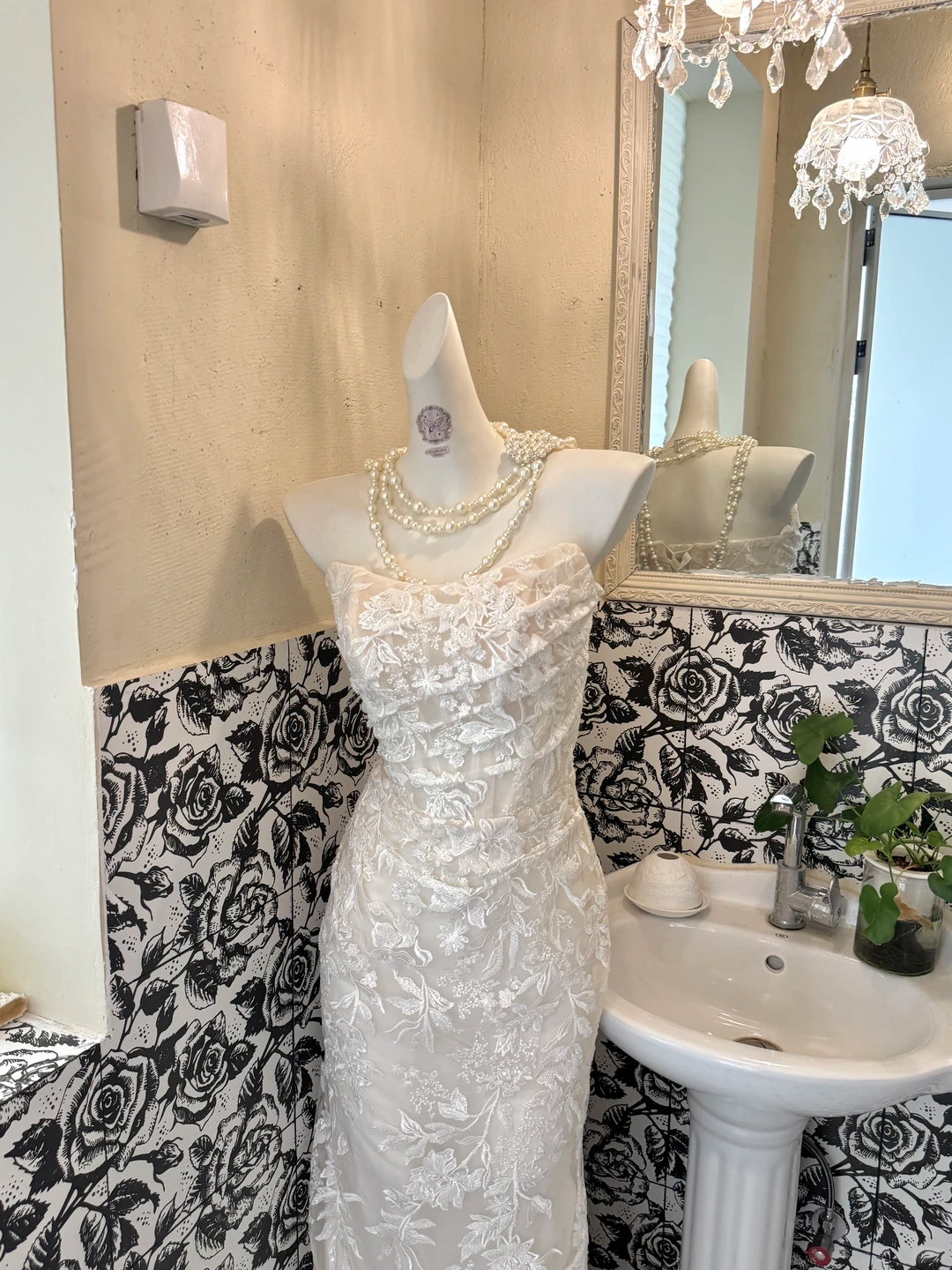 Ivory Strapless Lace Waist-Cinched Slimming Sexy Romantic Dress, Wedding Gown gh7685