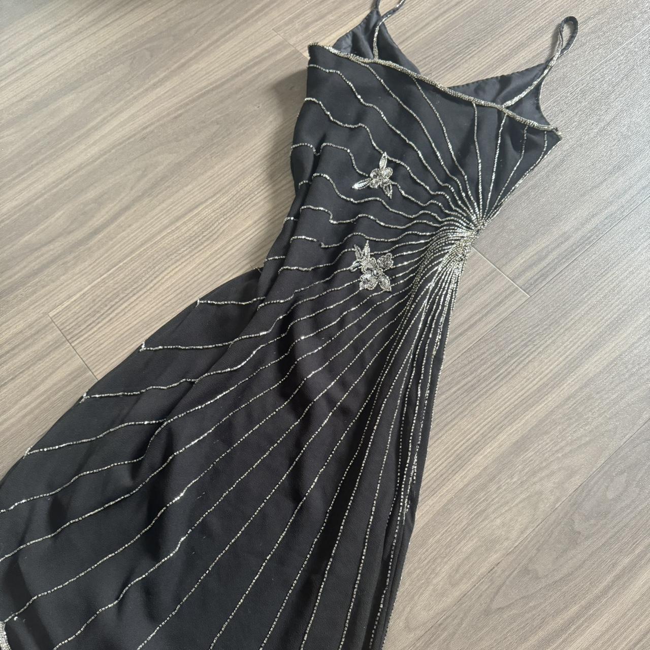 Robe de soirée longue en mousseline de soie et tulle, élégante et sophistiquée, style vintage, avec des papillons argentés et des perles, gh3722