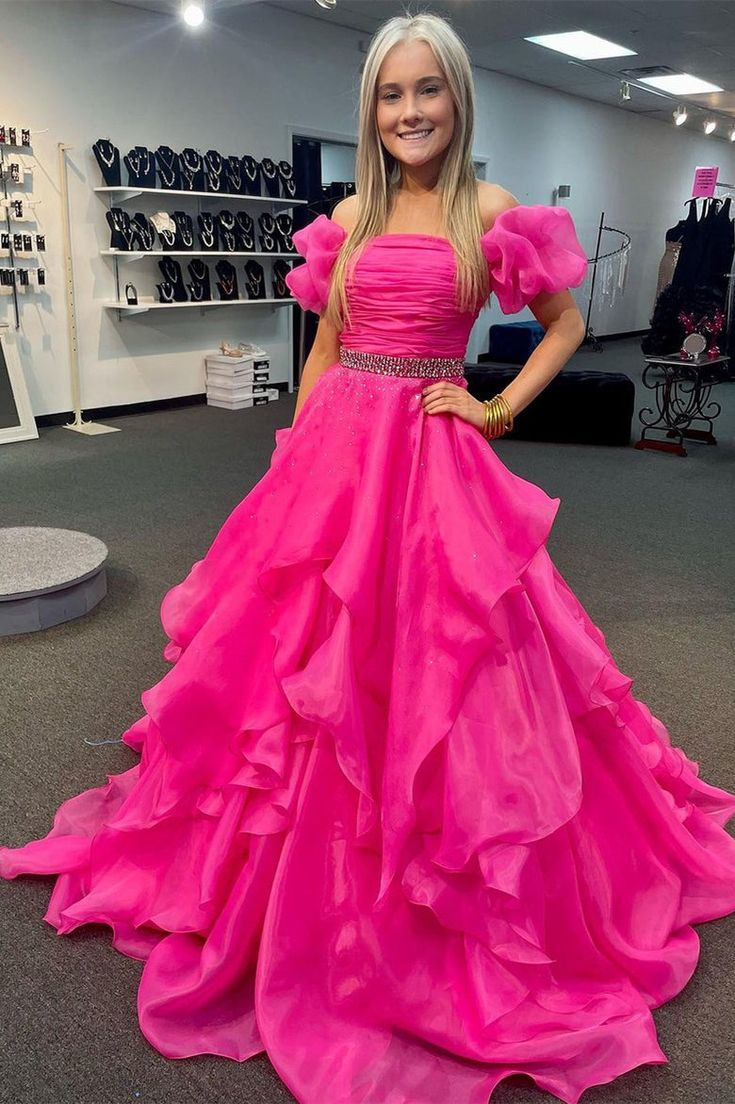 Schulterfreies rotes Ballkleid mit Ballonärmeln und Rüschen, mehrlagig, gh2777