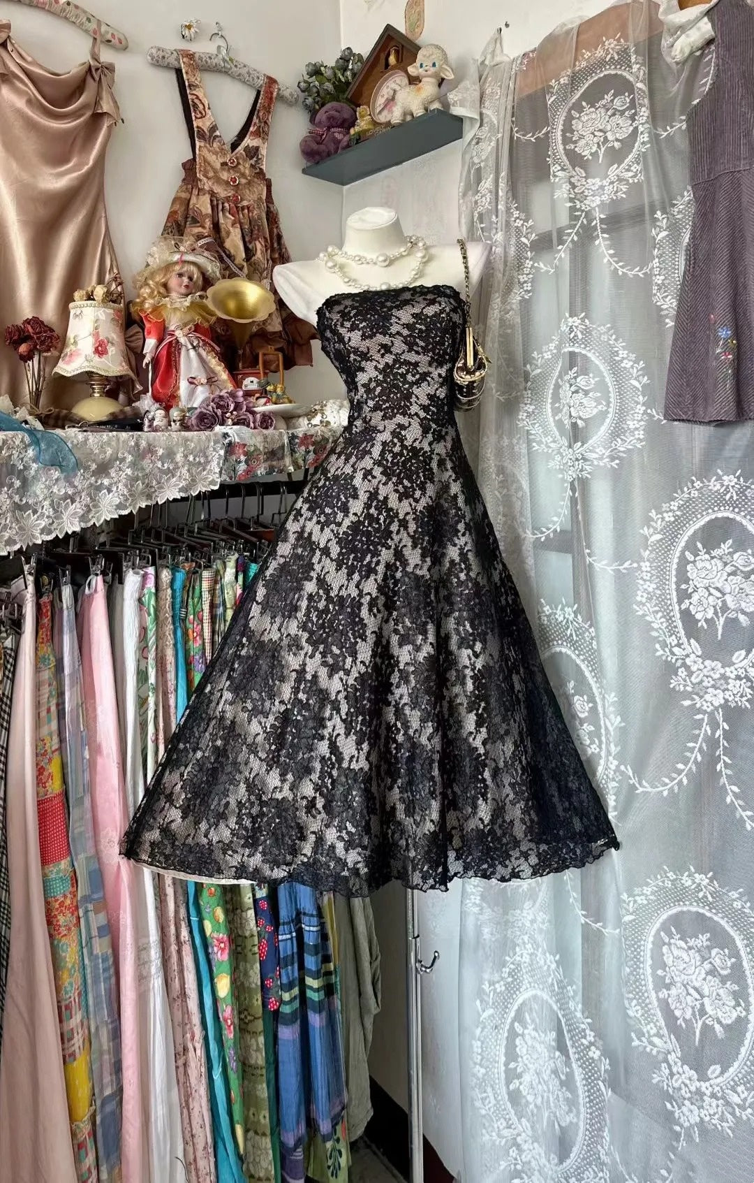 Elegantes, trägerloses Vintage-Kleid aus schwarzer Spitze | Midikleid mit Farbverlauf und Jacquard-Muster, perfektes Outfit für festliche Anlässe, ideal für Mädchen (gh6445)