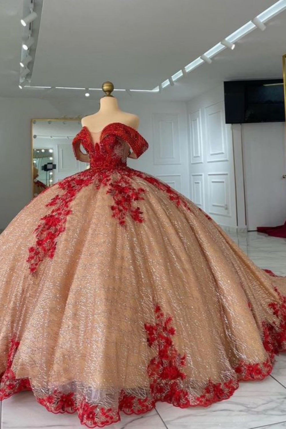 Rotes Champagner wunderschönes langes Ballkleid mit glänzenden Applikationen gh3113
