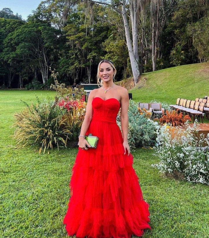 Robe de soirée longue en tulle à volants et col en cœur rouge gh3081