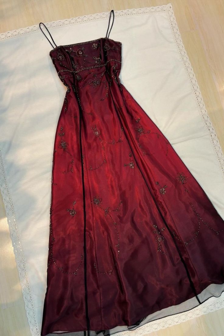 Burgundy Spaghetti Straps Exquisite Beaded Long Tulle Ball Gown Evening Dress prom dress gh3208