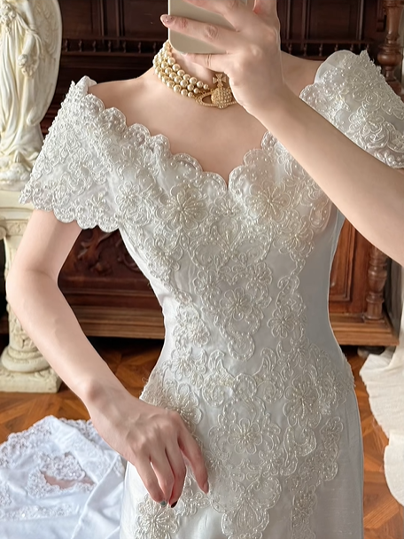 Ivory Satin Vintage V‑Neck Off‑The‑Shoulder Lace Cap Sleeve Heavy Floral Lace Appliqué Fitted Sheath Long Train Wedding Prom Gown gh8630
