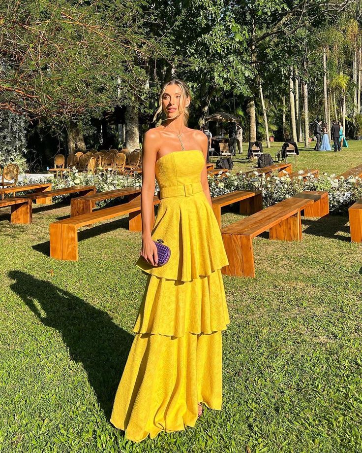 Robe de soirée longue en satin à volants, élégante, sans bretelles, jaune, à la mode, pour invités de mariage, gh3159