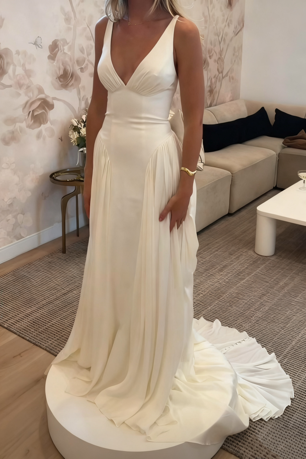 girlhomeshops-Langes, bodenlanges Brautkleid aus Satin gh6176