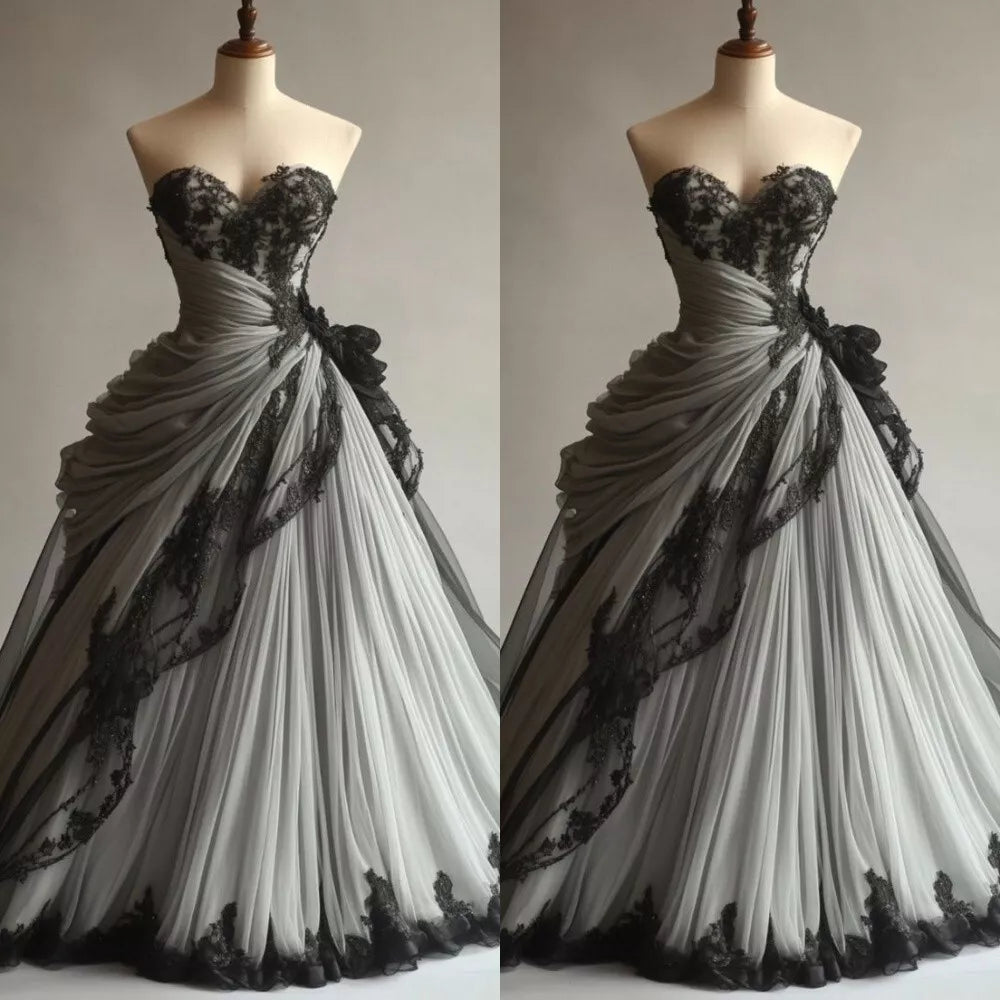 Robe de soirée longue en tulle avec appliques en dentelle délicate et volantée, noire, gh3397