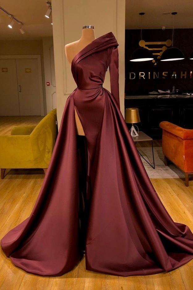 Robe de bal asymétrique à manches longues et jupe fendue gh666