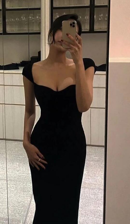 Einfaches, bodenlanges, schwarzes Abschlussball-Abendkleid mit Flügelärmeln gh2566