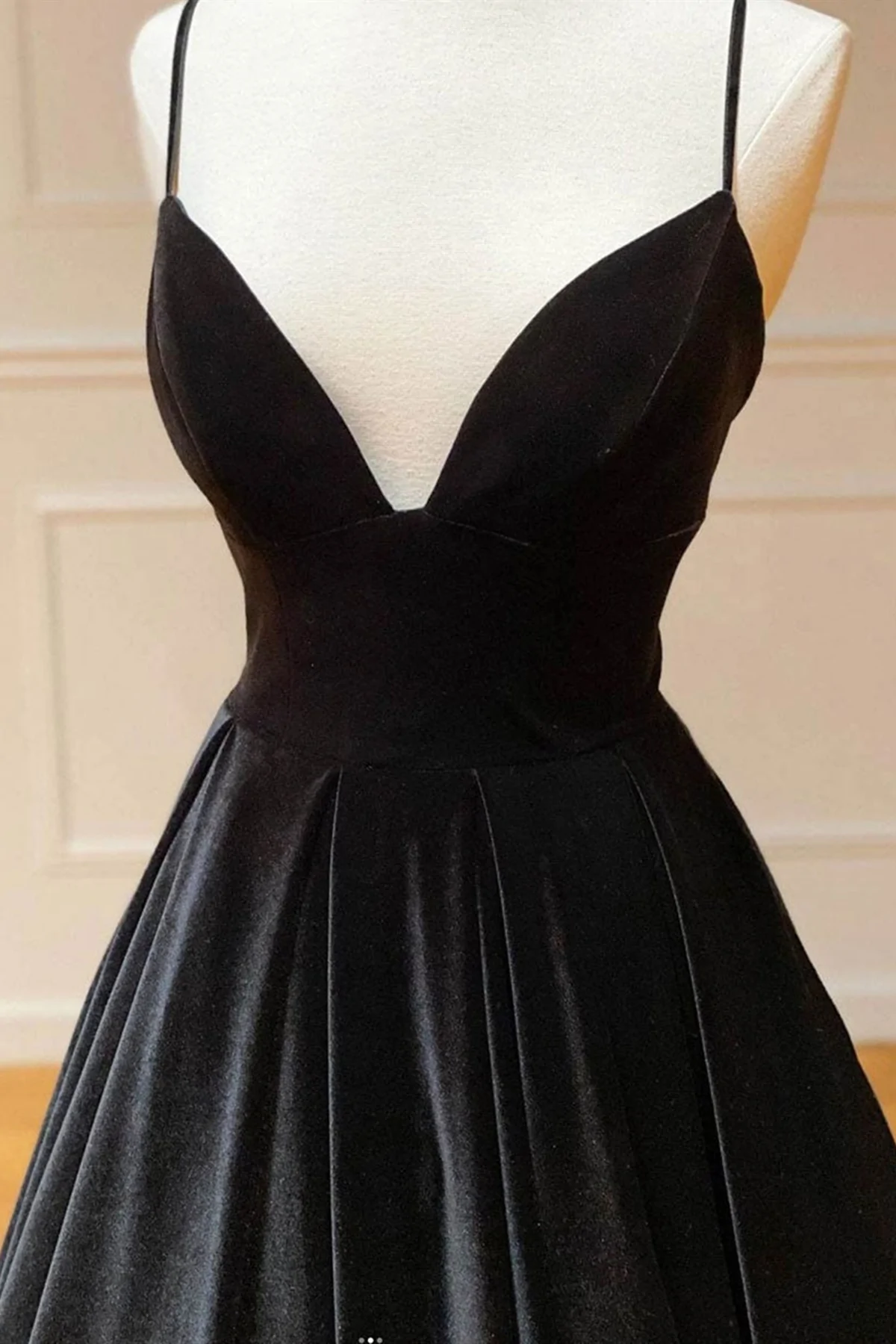 A-Linie V-Ausschnitt Backless Black Velvet Lange Ballkleider, V-Ausschnitt Schwarze Abendkleider, Schwarze Samt-Abendkleider gh2235