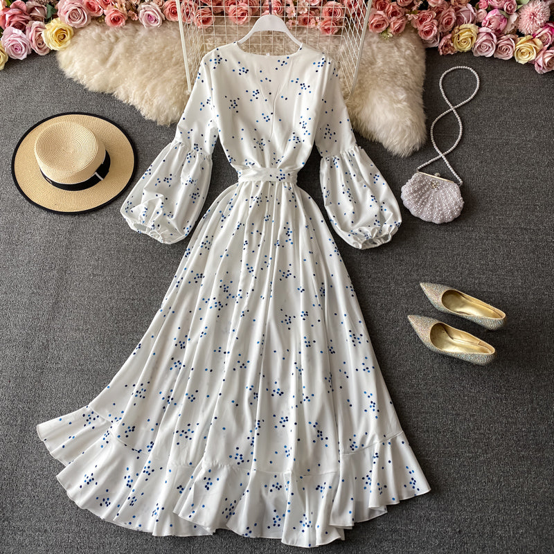 Weißes Langarmkleid mit V-Ausschnitt Modekleid 537