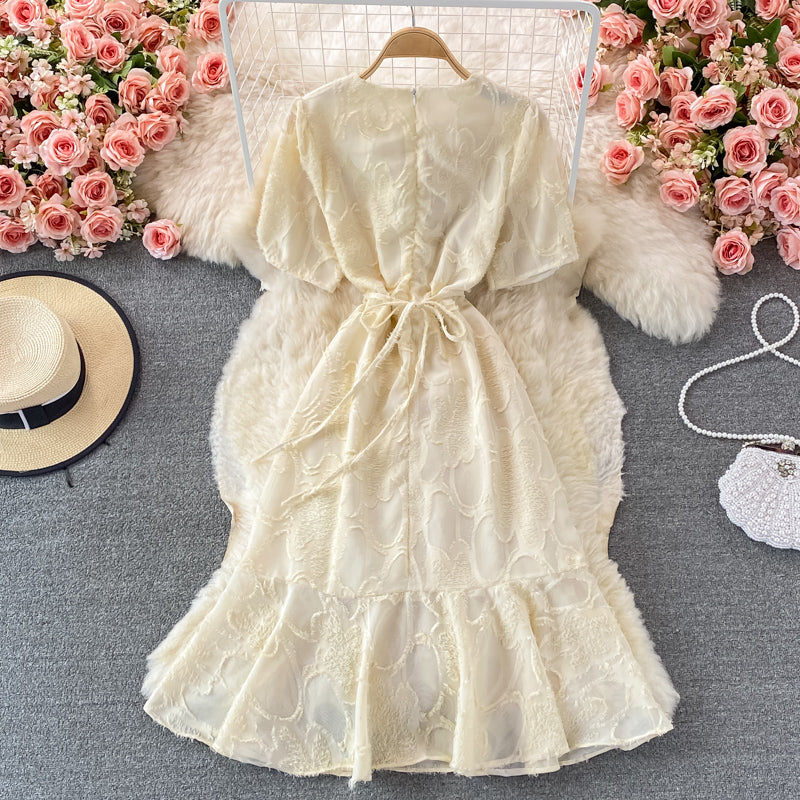 Robe courte à col en V champagne, robe tendance 411