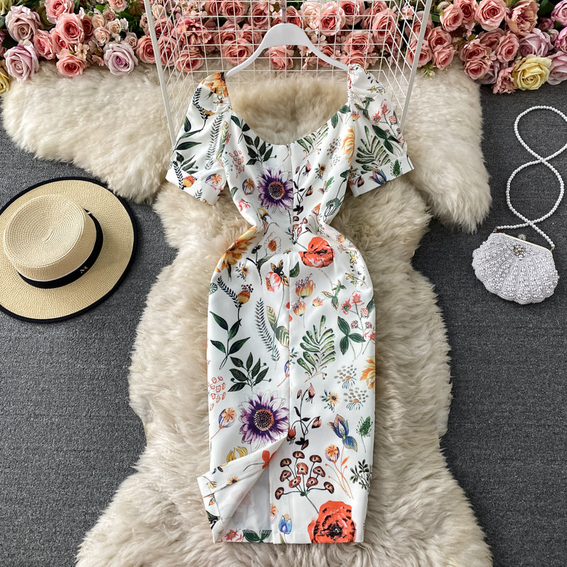 Robe moulante à col carré et manches bouffantes 3161