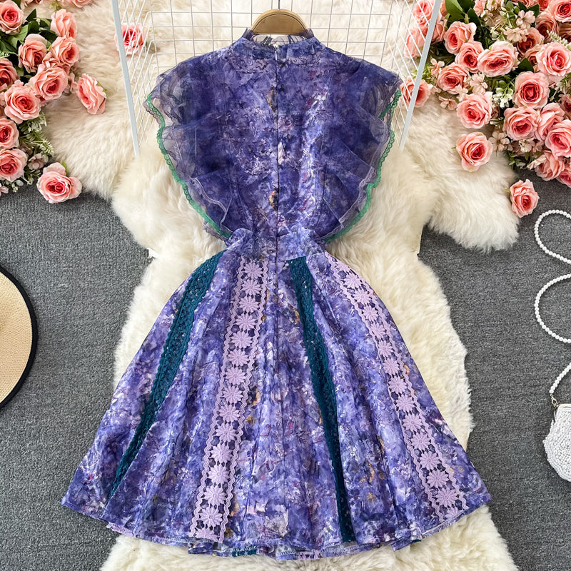 Robe moulante à col montant et fermeture à la taille en dentelle hydrosoluble 3081