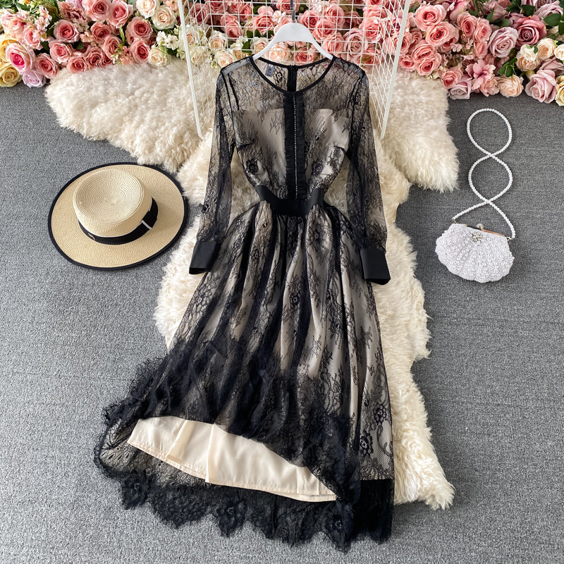 Robe unie haut de gamme avec taille en dentelle cousue en maille 3181