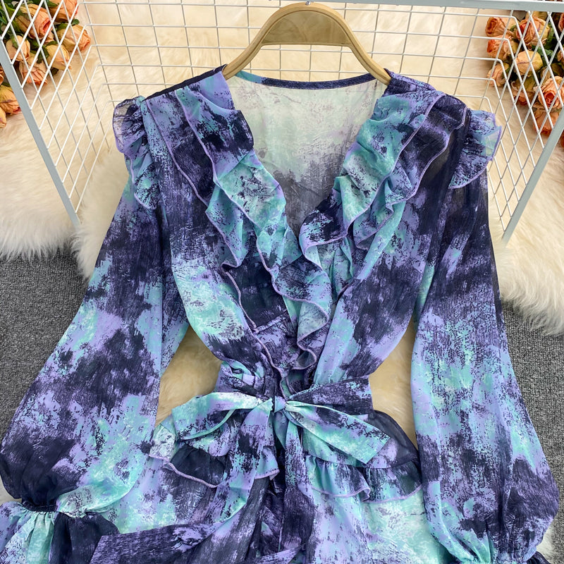 Robe en mousseline fleurie à volants et col en V 2854