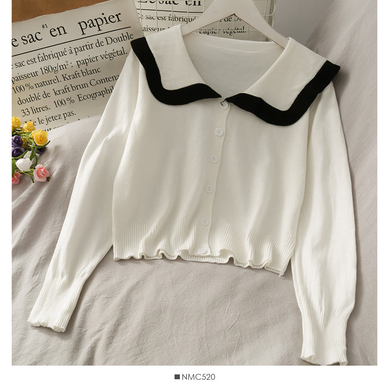 Haut cardigan à simple boutonnage avec bordure blanche et col poupée de style universitaire 1806