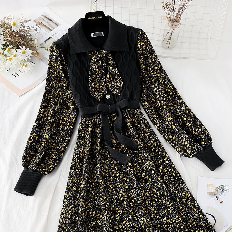 The new stitched lace up floral skirt is thin and elastic waist Corduroy Skirt 2245