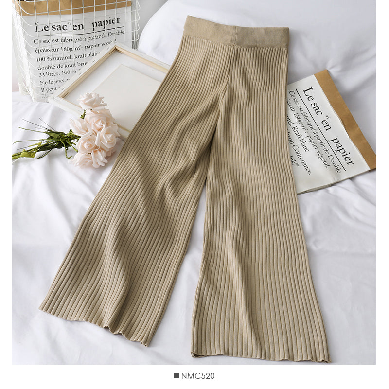 Pull en deux pièces avec col suspendu + pantalon large taille haute suspendu 1728
