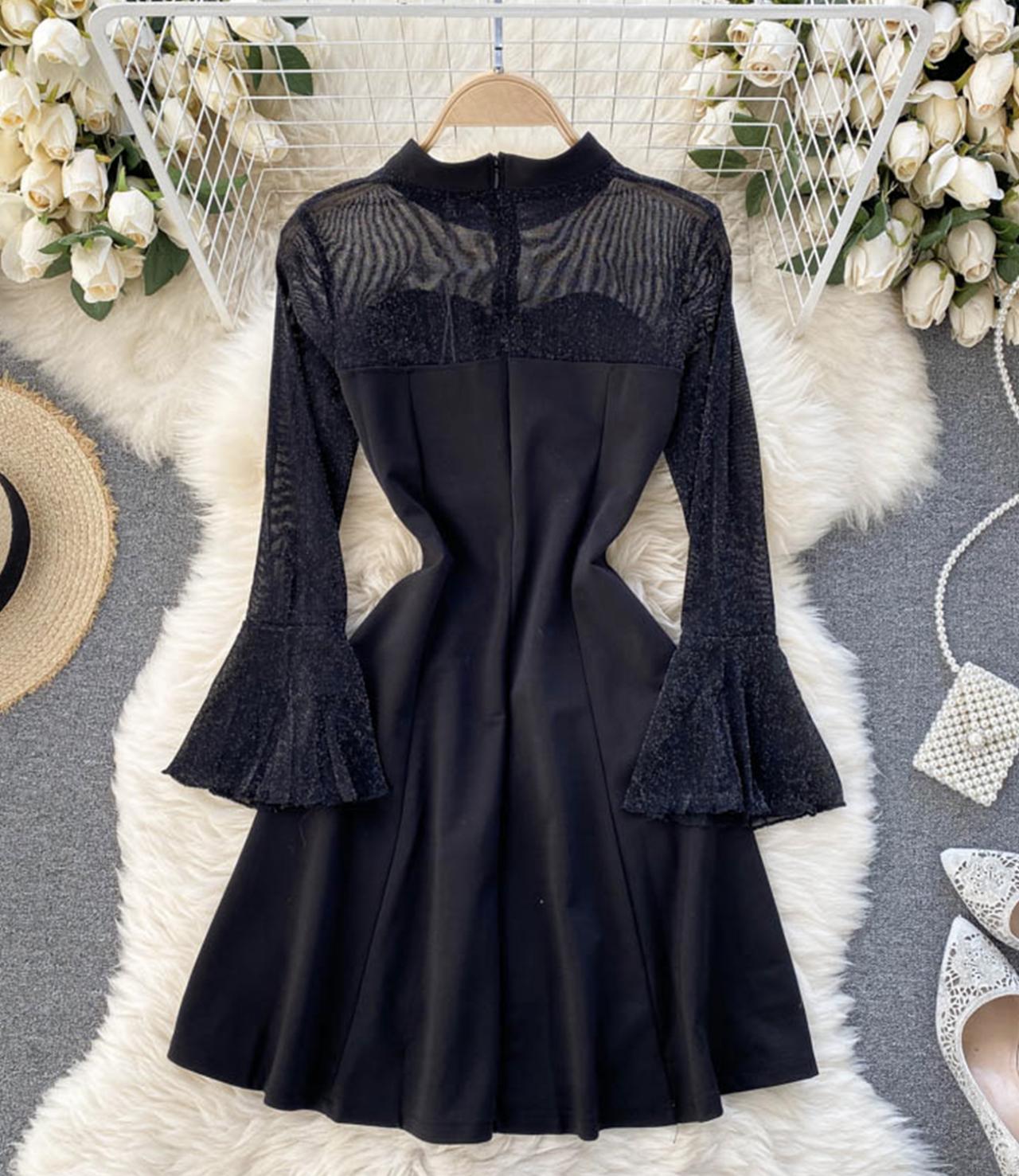 Robe noire à manches longues coupe A 1299