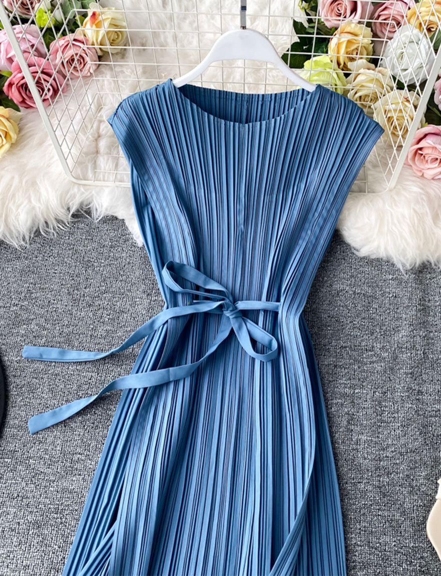 A line sleeveless pleated dress women's dress 1170