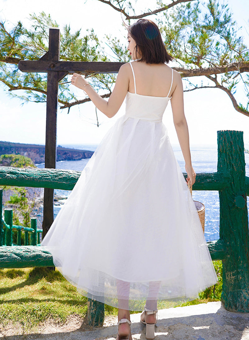 Robe d'été en tulle blanc coupe A 1213