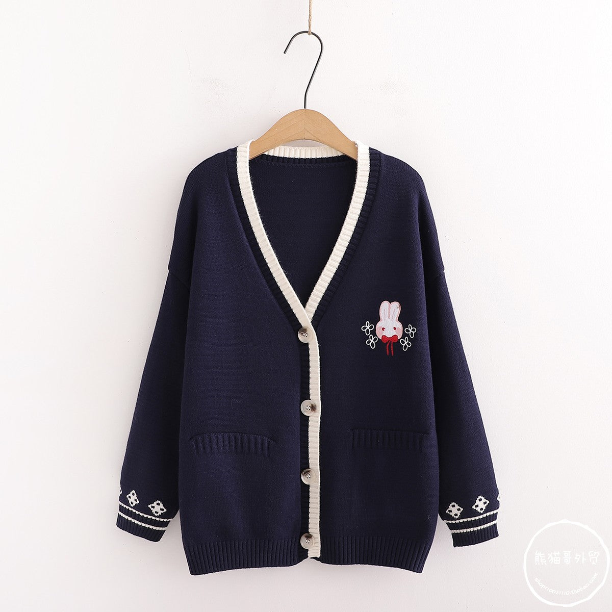 Süßer Cardigan mit V-Ausschnitt 039